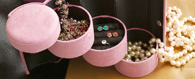 Localizado con rebaja en  el joyero más completo para organizar tus  anillos, pendientes y collares